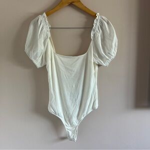 Lulus NWT White Puff Sleeve Bodysuit | Ribbed Square Neck Snap Closure M